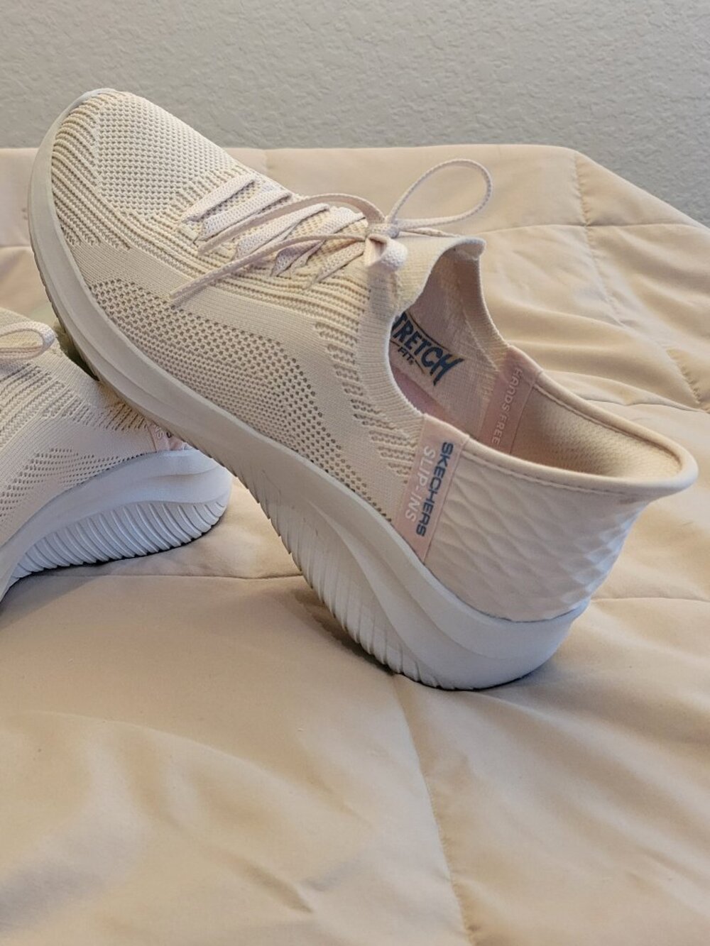 Sketchers Stretch Slip ins. Beige size 7. EUC Firm Price